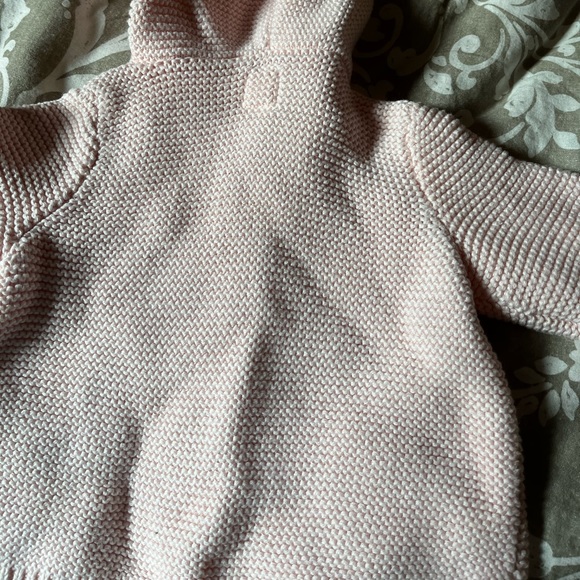 BABY GAP 0-3 M pink hooded sweater excellent condition - Picture 4 of 6